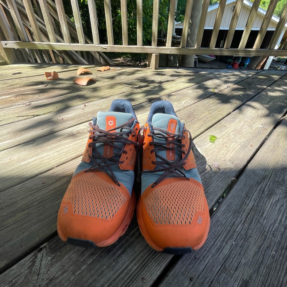 Men’s On Cloud Running Shoes size 11